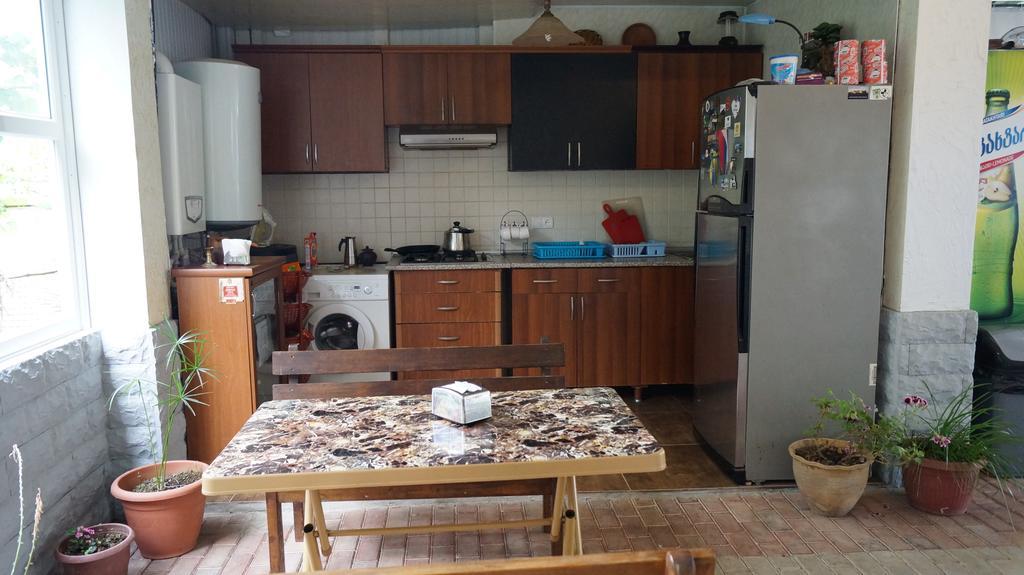 Tj Guest House マヒンジャウリ エクステリア 写真