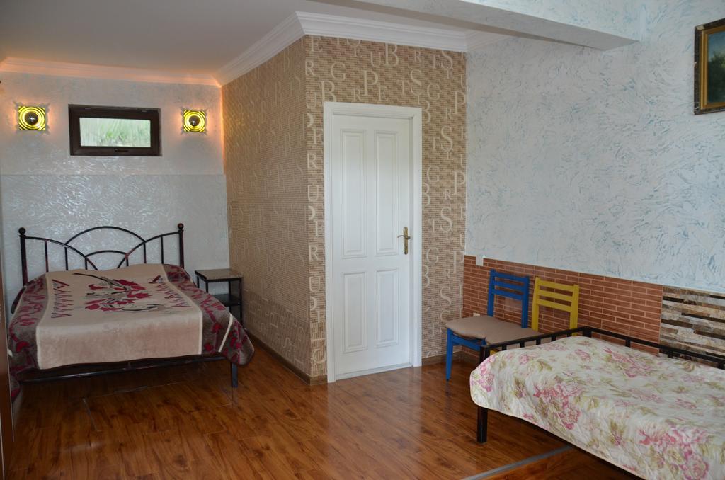 Tj Guest House マヒンジャウリ エクステリア 写真